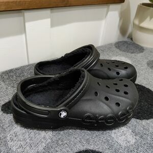 Crocs Classic Lined Clog Black Fuzzy Slip-On Comfort Shoes